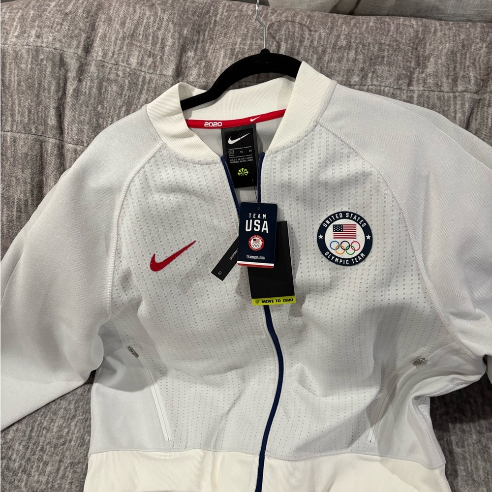 Nike Olympic Team USA 2020 TOKYO Jacket and Navy Trim New XL - women’s